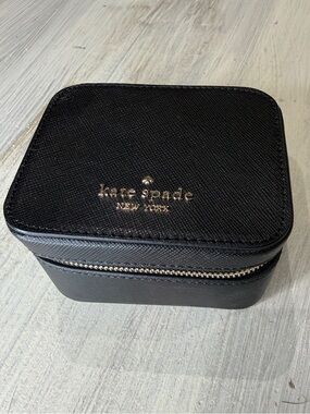 Like New Beautiful Kate Spade Black Saffiano Leather Jewelry Case